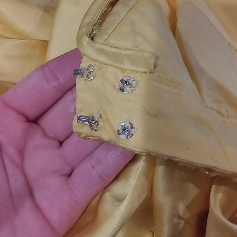 Aiden Mattox yellow prom dress - Picture 5 of 7